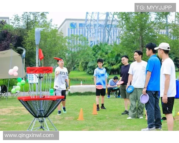 北京飞盘队与成都飞盘队赛后复盘分析力量对比与战术探讨